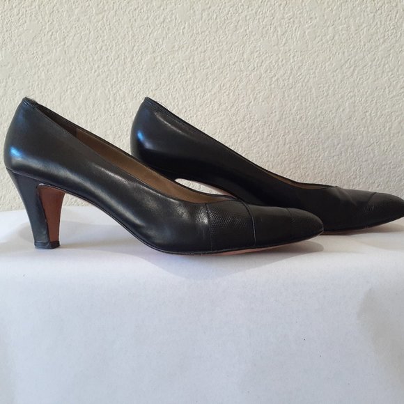 Ferragamo Vintage Pumps - Picture 3 of 13